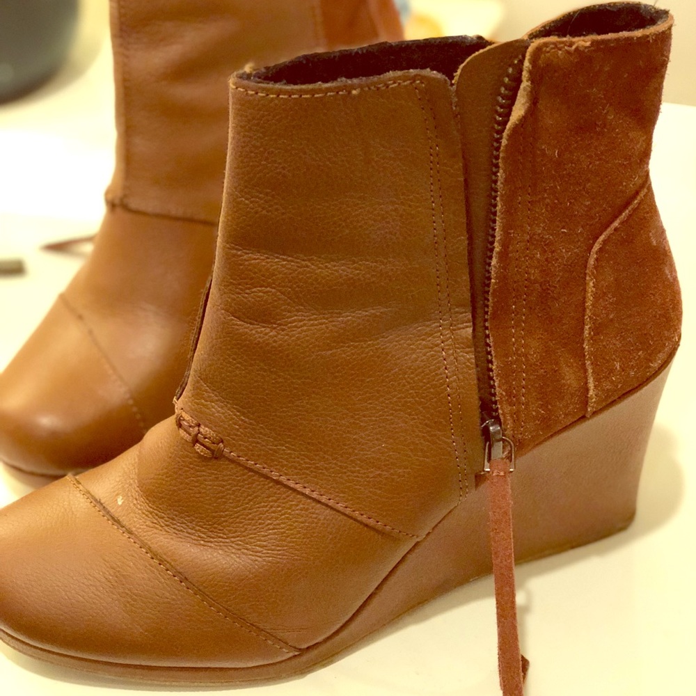 Toms wedge booties